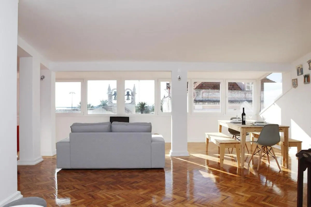 Cascais Downtown Apartment With Sea View